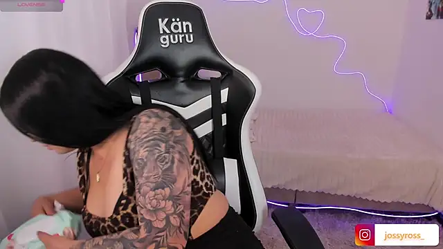 Victoryyy  online show from September 25, 2025, 6:00 pm