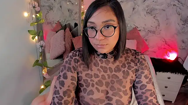 Bella desi  online show from July 15, 2026, 12:43 pm