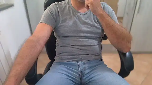 cocco1980xxxx online show from March 31, 2026, 6:14 am