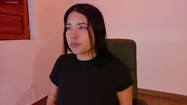 Snapshot of Susy_thomson chatting on December 14, 2025, 1:55 am Susy thomson online show from December 14, 2025, 1:55 am