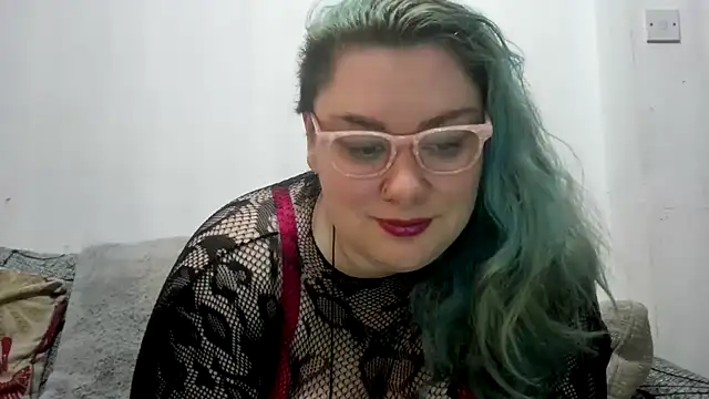 Bustycurves online show from April 3, 2026, 11:25 pm