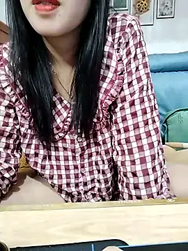 Snapshot of cream1299 chatting on February 14, 2025, 3:43 am cream1299 online show from February 14, 2025, 3:43 am