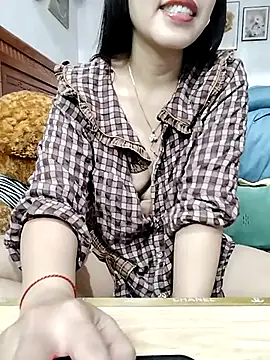Snapshot of cream1299 chatting on March 10, 2025, 12:40 am cream1299 online show from March 10, 2025, 12:40 am