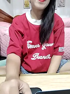 Snapshot of cream1299 chatting on September 25, 2025, 4:27 am cream1299 online show from September 25, 2025, 4:27 am