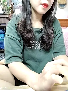 Snapshot of cream1299 chatting on April 22, 2026, 8:39 am cream1299 online show from April 22, 2026, 8:39 am