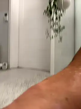 rafkiexh online show from October 11, 2025, 8:51 pm