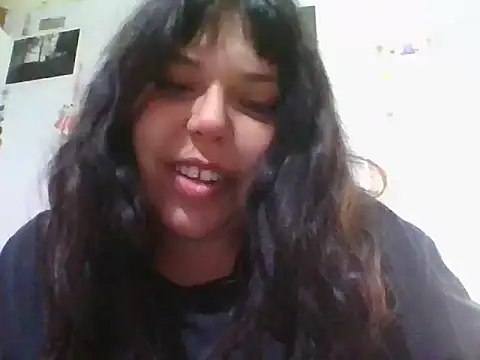 scarletttlove online show from June 27, 2026, 1:43 am