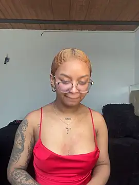 gretell evans online show from November 12, 2025, 6:41 pm