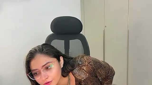 demieliss online show from January 5, 2026, 6:33 pm