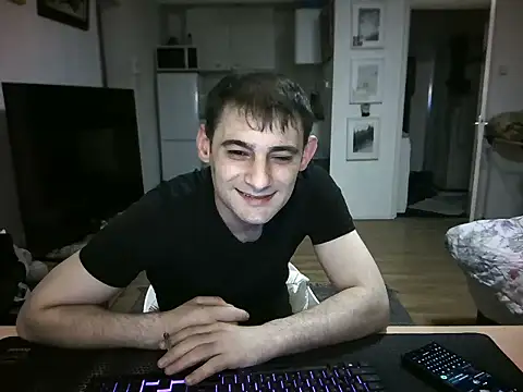 Snapshot of mihaimichael chatting on April 11, 2026, 11:31 pm mihaimichael online show from April 11, 2026, 11:31 pm