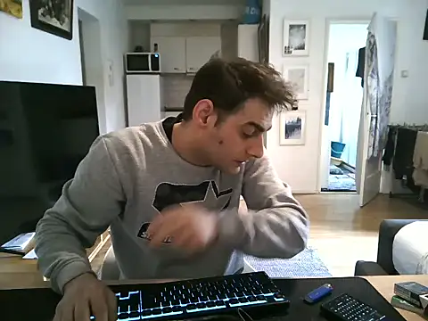 Snapshot of mihaimichael chatting on April 18, 2026, 10:08 am mihaimichael online show from April 18, 2026, 10:08 am