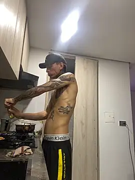 Herem369 online show from November 9, 2025, 3:16 am