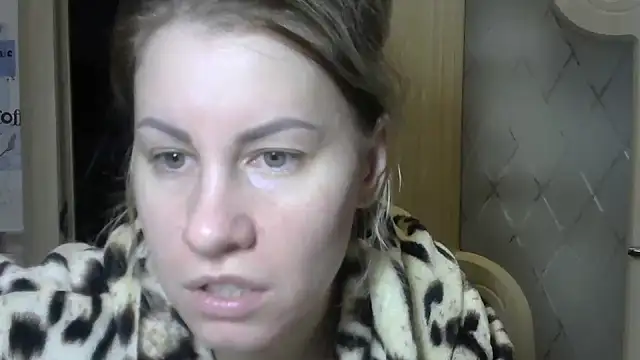 TherestlessKitty online show from February 15, 2025, 5:51 am