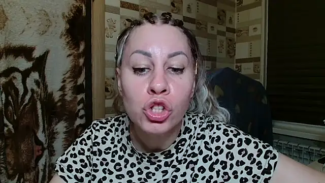 Snapshot of TherestlessKitty chatting on July 16, 2026, 10:16 pm TherestlessKitty online show from July 16, 2026, 10:16 pm
