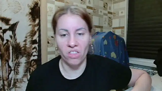 Snapshot of TherestlessKitty chatting on August 5, 2026, 10:12 pm TherestlessKitty online show from August 5, 2026, 10:12 pm