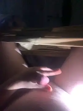 Snapshot of Erenn34 chatting on September 25, 2025, 11:30 pm Erenn34 online show from September 25, 2025, 11:30 pm