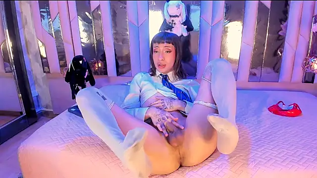 MadisonWood01 online show from November 13, 2025, 4:17 pm