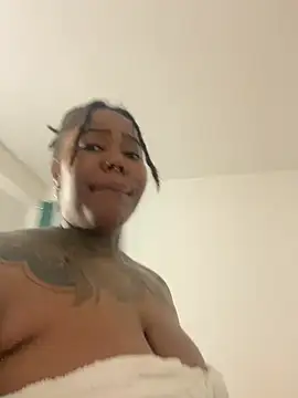 Snapshot of Goddess_Nafeesha chatting on April 26, 2026, 2:09 am Goddess Nafeesha online show from April 26, 2026, 2:09 am