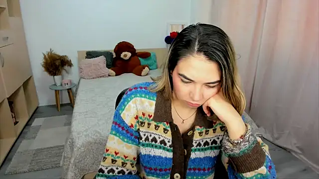 Alexa Dolly12 online show from May 13, 2026, 9:39 am