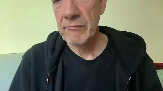 Snapshot of tauromolo chatting on July 6, 2026, 4:53 pm tauromolo online show from July 6, 2026, 4:53 pm
