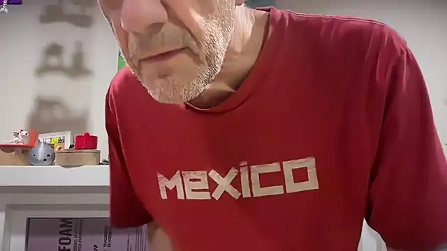 Snapshot of tauromolo chatting on August 8, 2026, 10:56 pm tauromolo online show from August 8, 2026, 10:56 pm