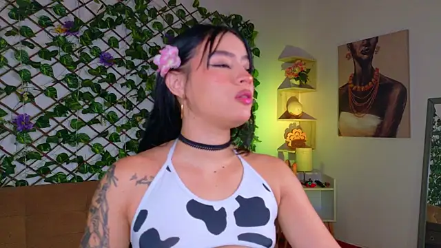 melody cute10 online show from April 2, 2026, 1:31 pm