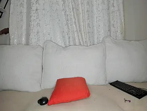 Snapshot of Mamii_water chatting on February 17, 2026, 5:59 am Mamii water online show from February 17, 2026, 5:59 am