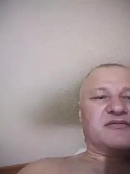 Snapshot of Grasul78 chatting on November 22, 2025, 7:13 pm Grasul78 online show from November 22, 2025, 7:13 pm