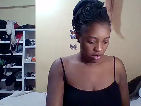 Zara Twilight online show from September 29, 2025, 9:08 pm