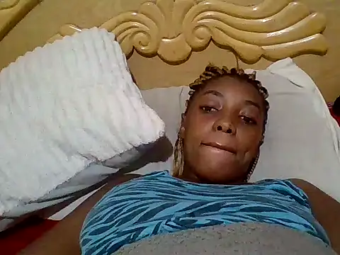 Snapshot of Zara_Twilight chatting on January 5, 2026, 8:34 pm Zara Twilight online show from January 5, 2026, 8:34 pm