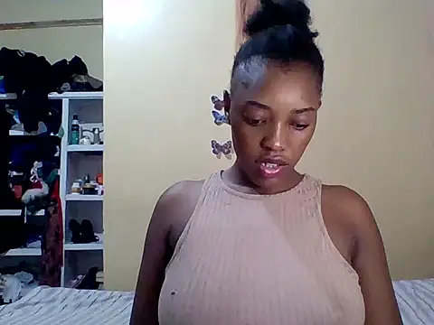 Snapshot of Zara_Twilight chatting on January 18, 2026, 10:35 pm Zara Twilight online show from January 18, 2026, 10:35 pm