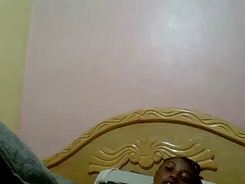 Snapshot of Zara_Twilight chatting on February 16, 2026, 8:05 pm Zara Twilight online show from February 16, 2026, 8:05 pm