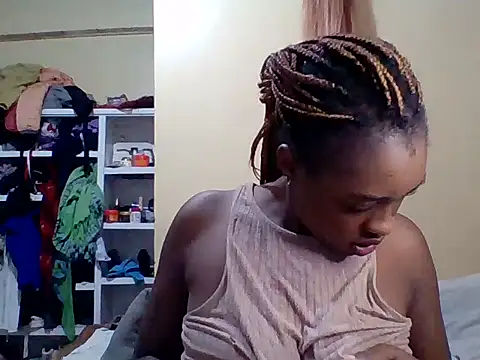 Snapshot of Zara_Twilight chatting on February 20, 2026, 11:16 pm Zara Twilight online show from February 20, 2026, 11:16 pm