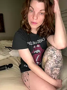 Snapshot of wildefaye chatting on November 13, 2025, 9:03 pm wildefaye online show from November 13, 2025, 9:03 pm