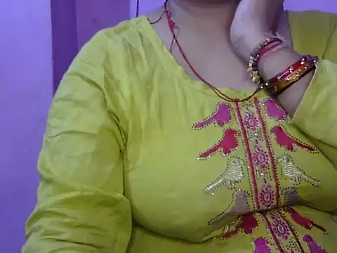 Snapshot of SHONALI_ chatting on December 4, 2024, 5:00 pm SHONALI online show from December 4, 2024, 5:00 pm