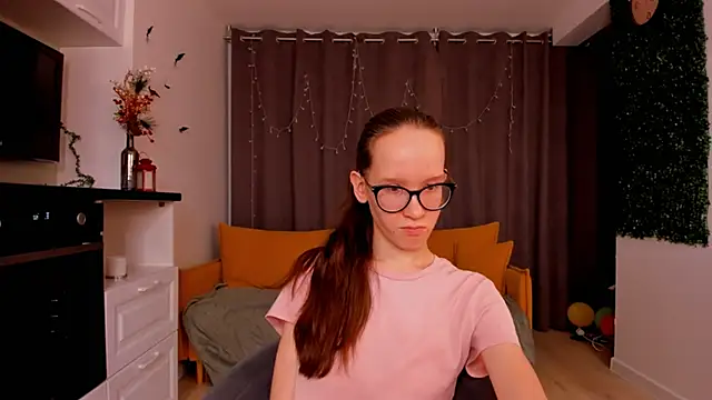 Snapshot of BettyBrowni chatting on January 27, 2025, 7:13 pm BettyBrowni online show from January 27, 2025, 7:13 pm
