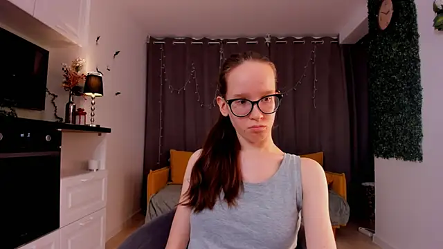 Snapshot of BettyBrowni chatting on February 5, 2025, 7:10 pm BettyBrowni online show from February 5, 2025, 7:10 pm