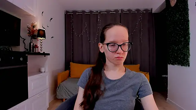 Snapshot of BettyBrowni chatting on February 6, 2025, 4:14 pm BettyBrowni online show from February 6, 2025, 4:14 pm