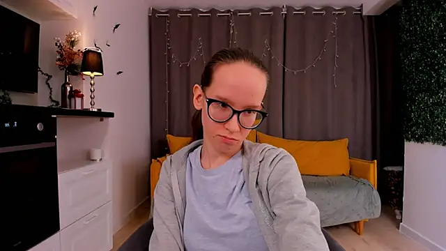 Snapshot of BettyBrowni chatting on February 8, 2025, 7:16 pm BettyBrowni online show from February 8, 2025, 7:16 pm