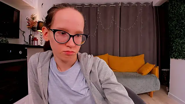 Snapshot of BettyBrowni chatting on February 9, 2025, 1:22 am BettyBrowni online show from February 9, 2025, 1:22 am