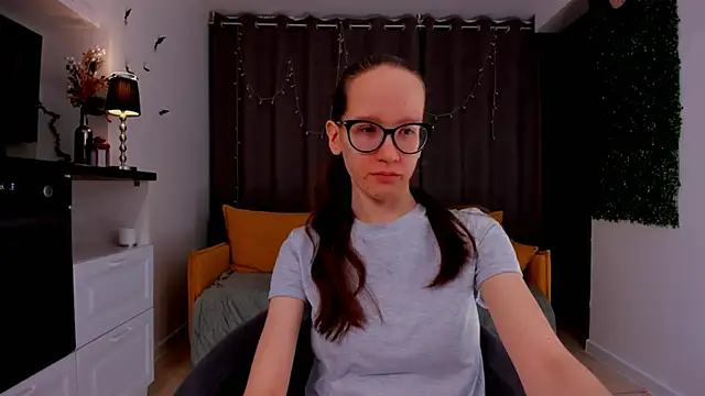 Snapshot of BettyBrowni chatting on February 13, 2025, 4:07 pm BettyBrowni online show from February 13, 2025, 4:07 pm