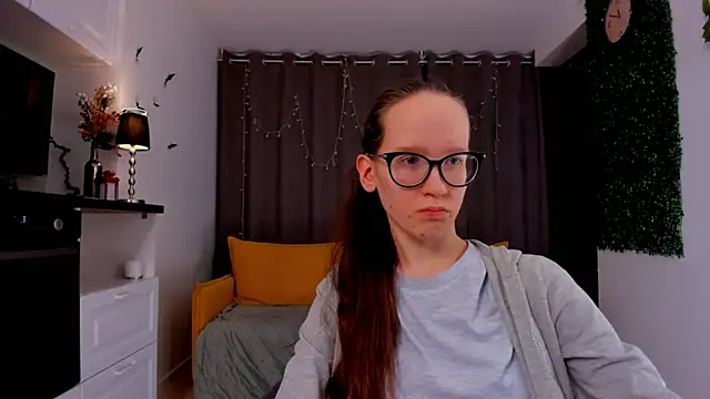 Snapshot of BettyBrowni chatting on February 13, 2025, 10:11 pm BettyBrowni online show from February 13, 2025, 10:11 pm
