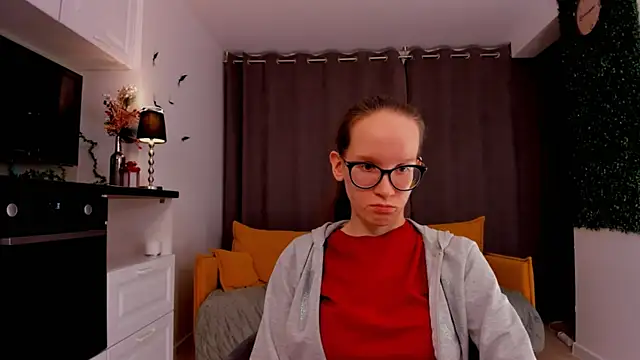 Snapshot of BettyBrowni chatting on February 16, 2025, 7:16 pm BettyBrowni online show from February 16, 2025, 7:16 pm