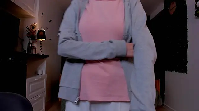 Snapshot of BettyBrowni chatting on February 19, 2025, 7:16 pm BettyBrowni online show from February 19, 2025, 7:16 pm