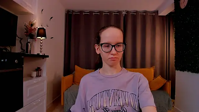 Snapshot of BettyBrowni chatting on February 22, 2025, 4:09 pm BettyBrowni online show from February 22, 2025, 4:09 pm