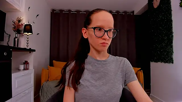 Snapshot of BettyBrowni chatting on February 23, 2025, 11:04 pm BettyBrowni online show from February 23, 2025, 11:04 pm