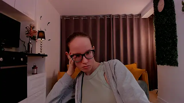 Snapshot of BettyBrowni chatting on March 2, 2025, 7:12 pm BettyBrowni online show from March 2, 2025, 7:12 pm