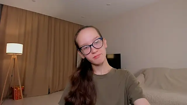Snapshot of BettyBrowni chatting on October 1, 2025, 4:13 pm BettyBrowni online show from October 1, 2025, 4:13 pm
