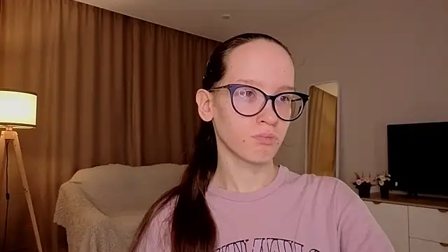 BettyBrowni online show from April 12, 2026, 4:12 pm