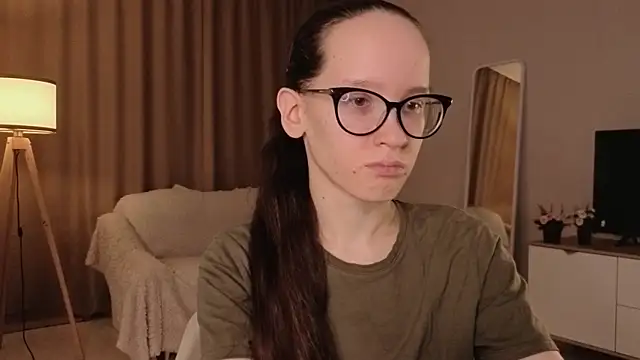 BettyBrowni online show from April 16, 2026, 4:08 pm